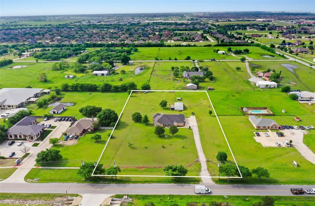 1425 Avondale Haslet Road, Fort Worth