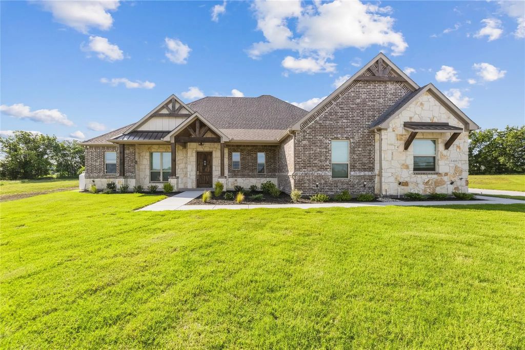 8400 Stallion Drive, Godley