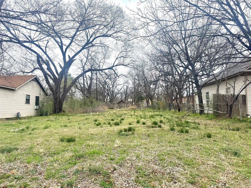 217 W Acheson Street, Denison