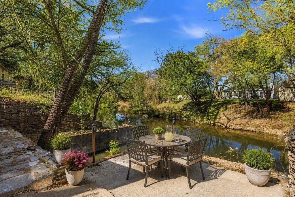 2808 Sky Harbour Drive, Granbury
