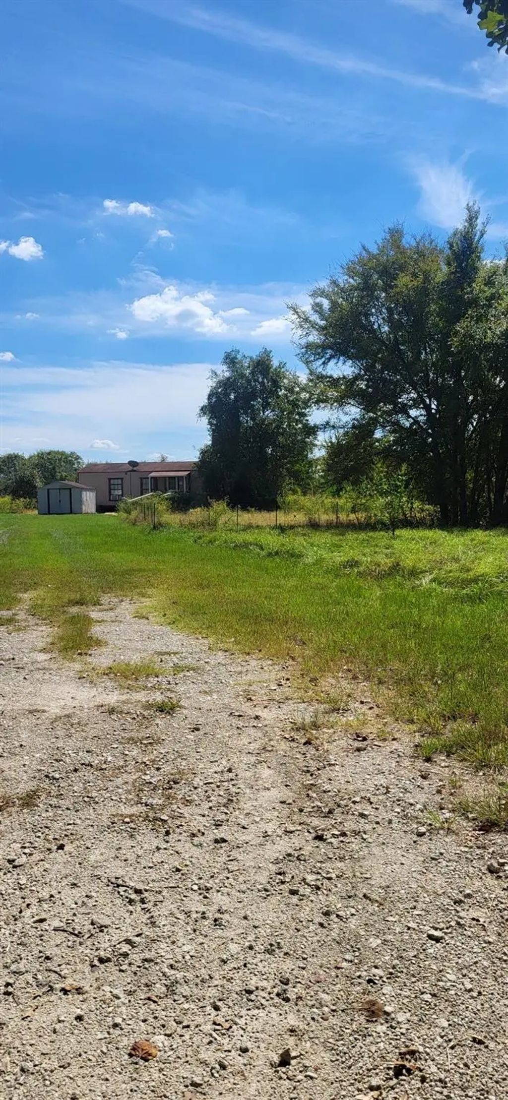 28901 County Road 2100, Kemp