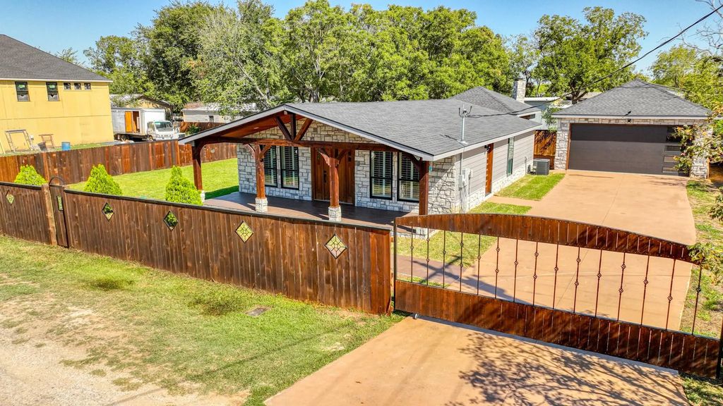 114 Mulberry, Possum Kingdom Lake