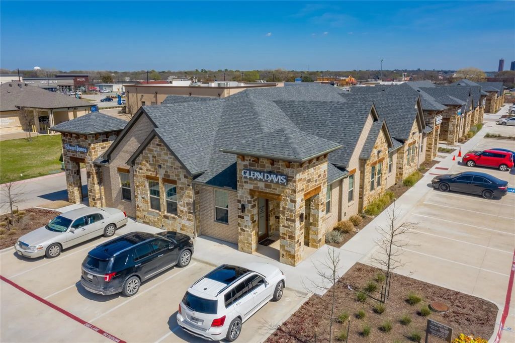 2214 Emery Street, Denton