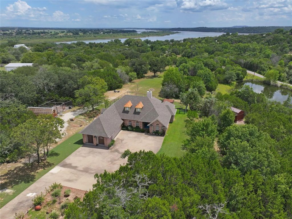 3121 Cliffview Court, Granbury