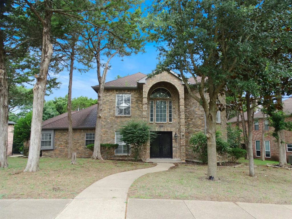 909 Hickory Knob Circle, Cedar Hill
