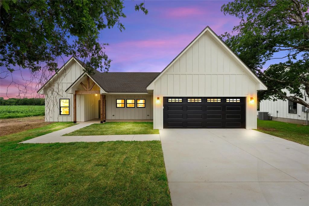5200 Bogey Lane, Waco
