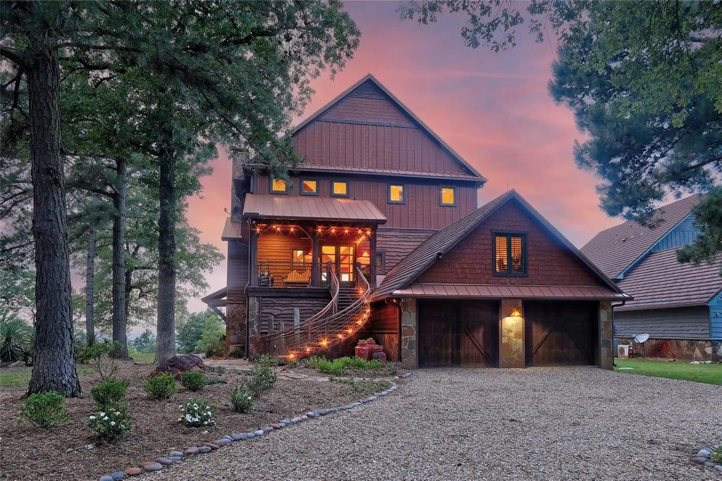 331 Private Road 8458, Montalba