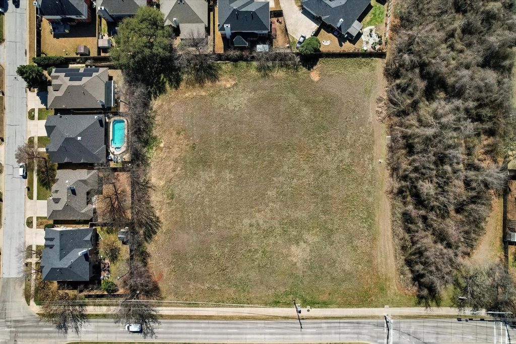 2400 W Sublett Road, Arlington