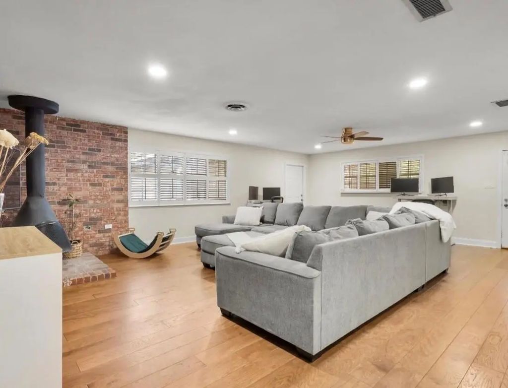 2233 Goldenrod Avenue, Fort Worth