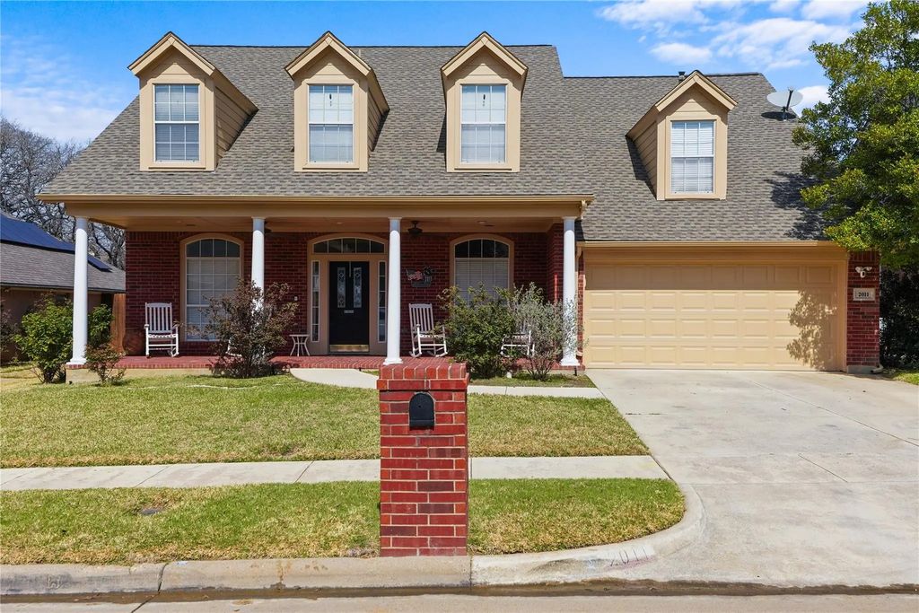 2011 Brianna Lane, Arlington