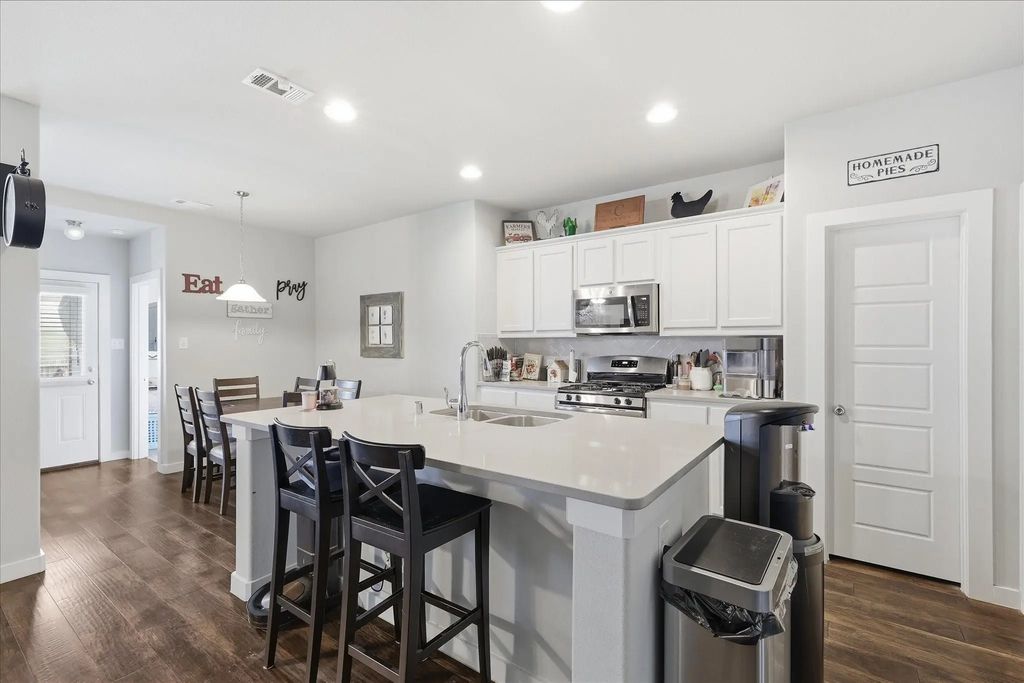 432 Cold Mountain Trail, Fort Worth