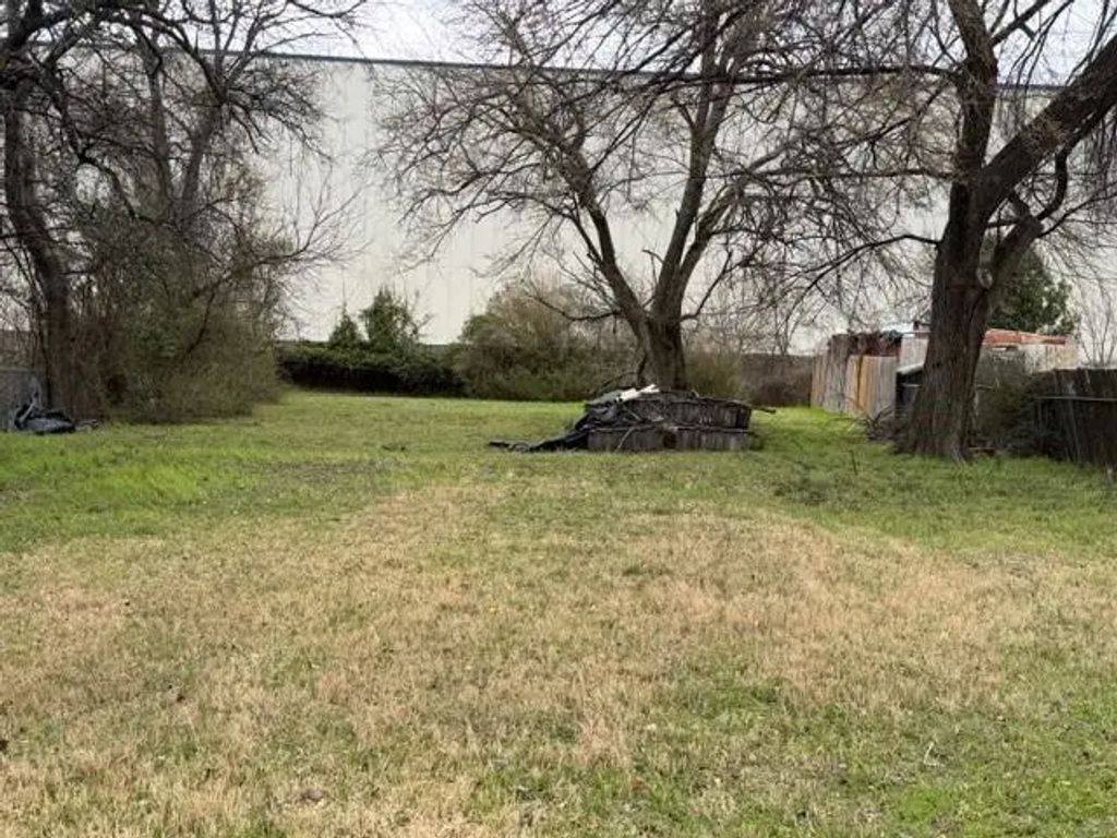 2736 Cedardale Road, Lancaster