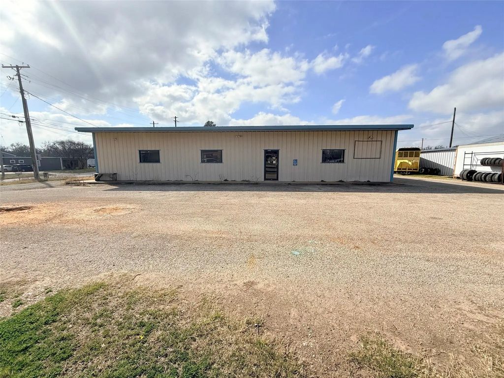 328 E Coke Road, Winnsboro