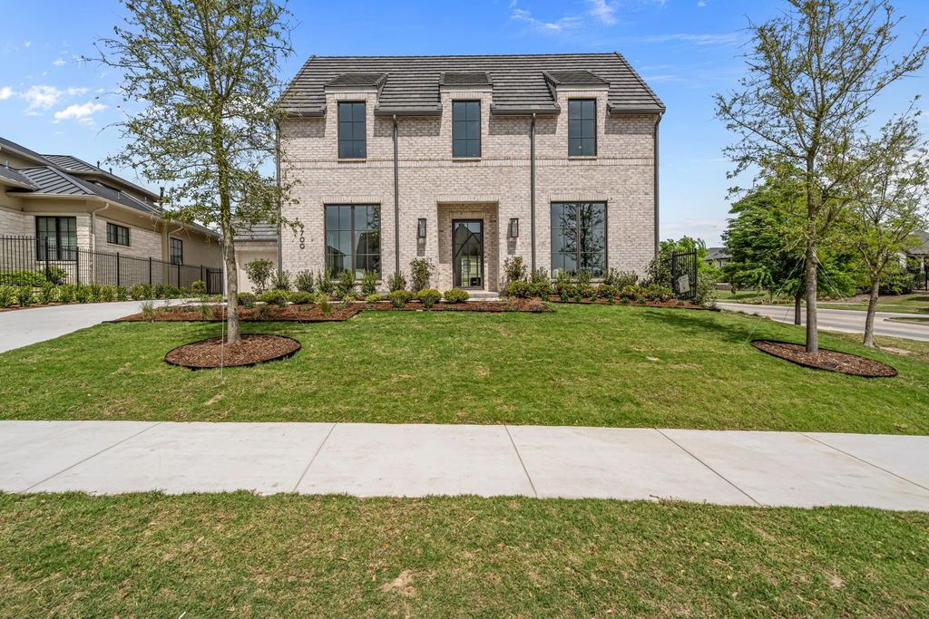 9700 Latour Court, Fort Worth