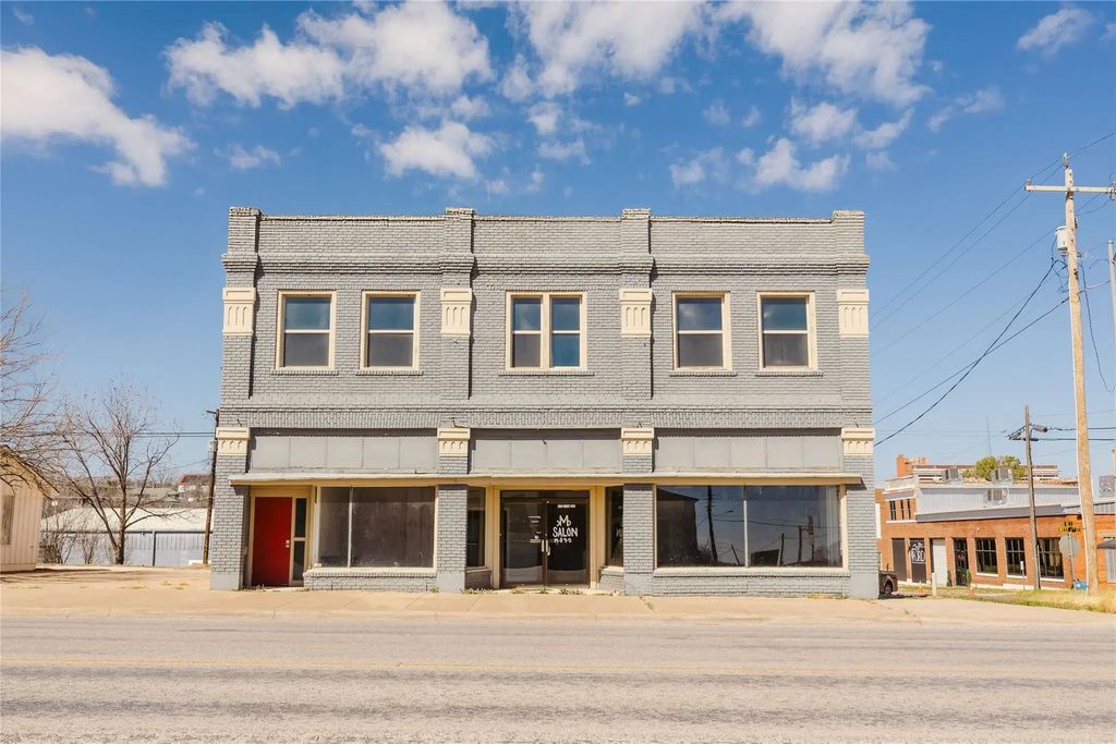 200 A W 8th Street, Cisco