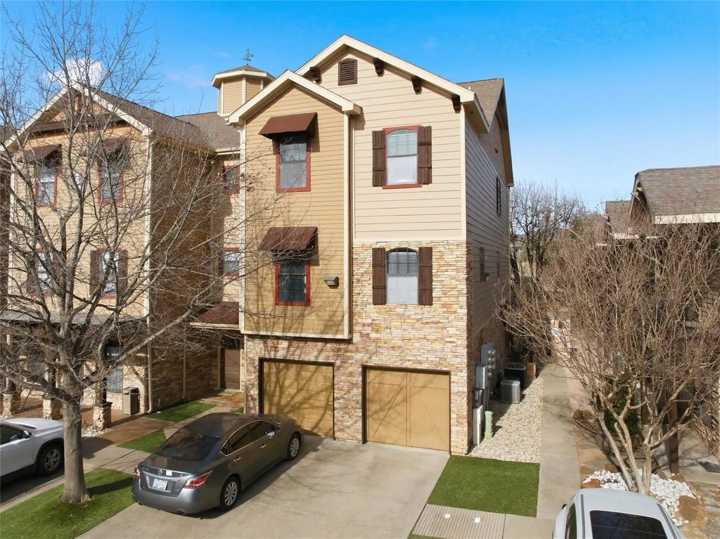 2410 S 2nd Street 630, Waco
