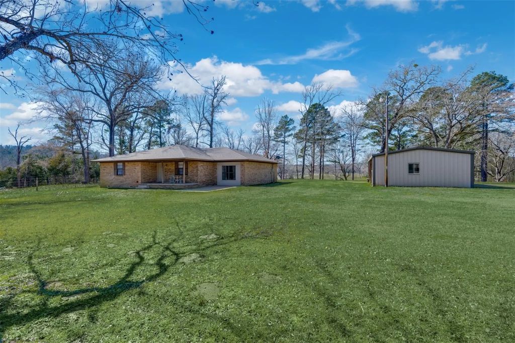 5730 E Fm 323, Palestine