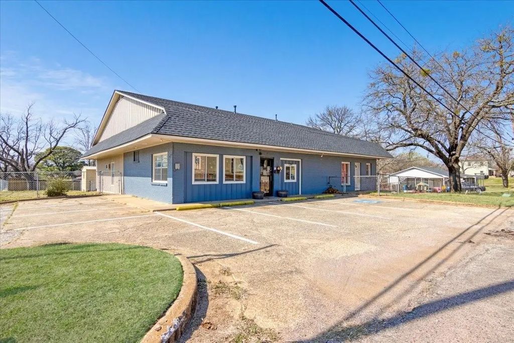 1201 W Nelson Street, Denison
