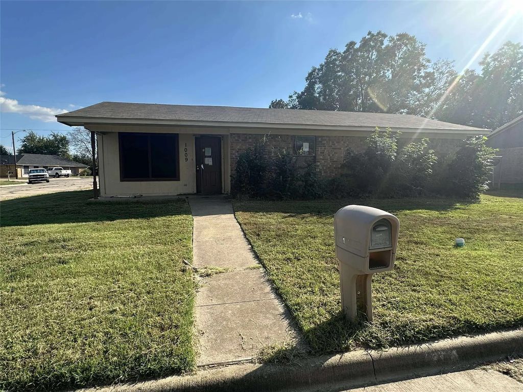 1009 Camp Street, Sulphur Springs