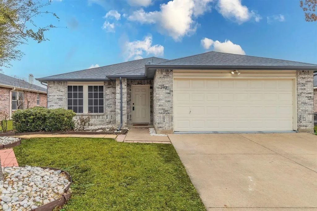 2912 Santa Sabina, Grand Prairie