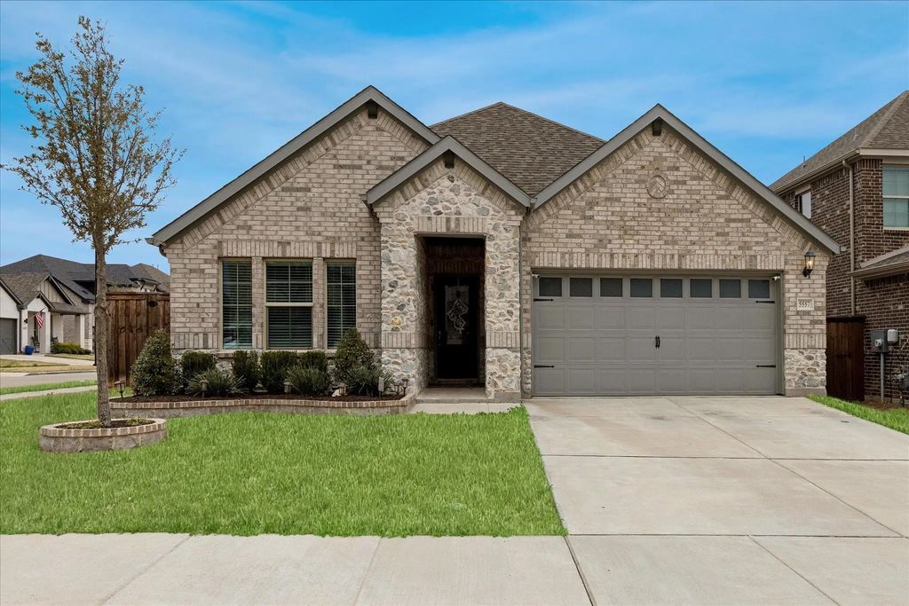 5557 Castle Peak Bend, Fort Worth
