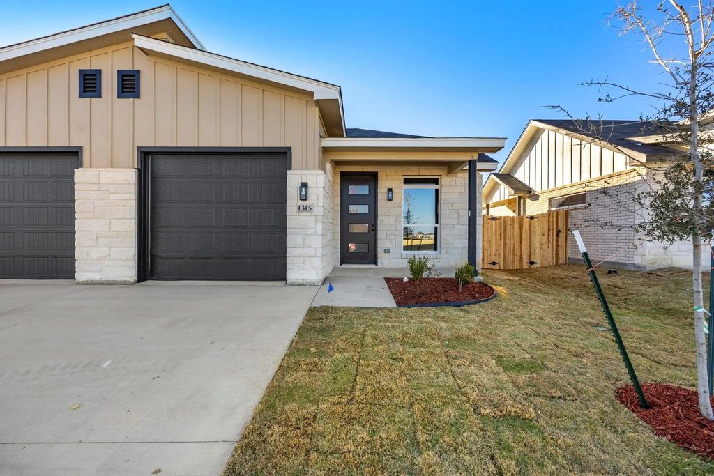 1315 Lone Pine Way, Killeen