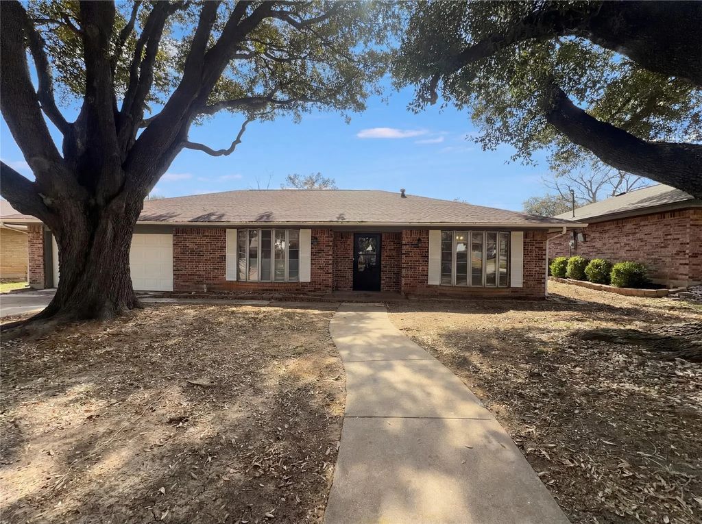 5310 Firewood Drive, Arlington