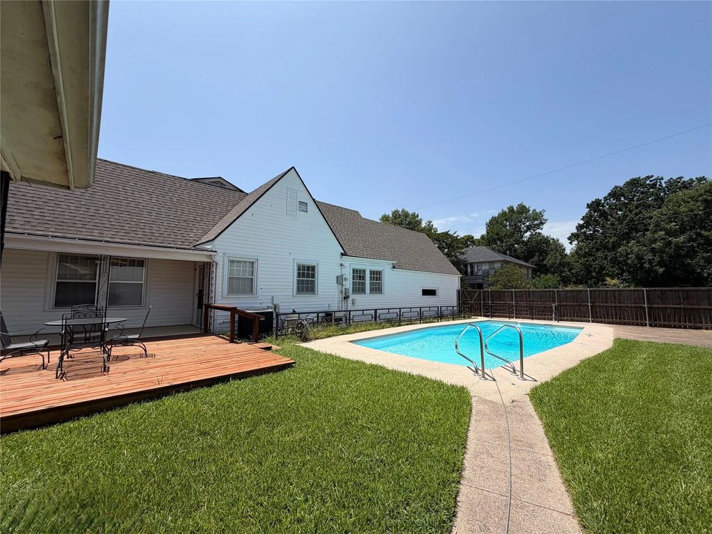 701 Market Street E, Honey Grove