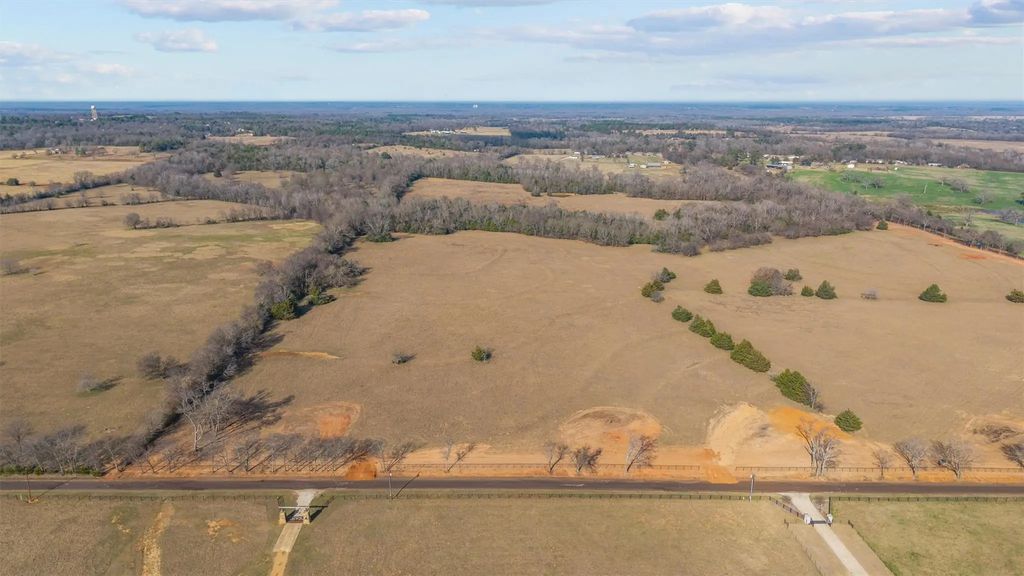 17700 County Road 477, Lindale