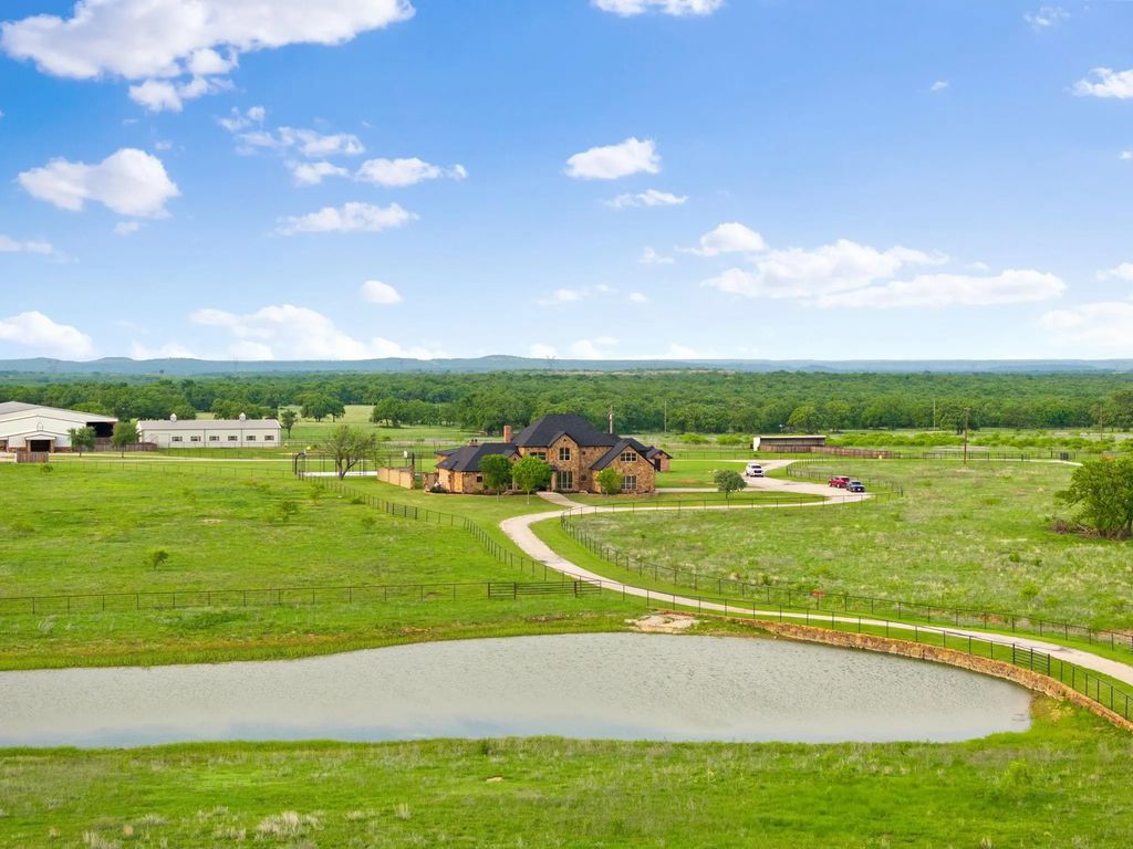 2454 W Sh 380, Jacksboro