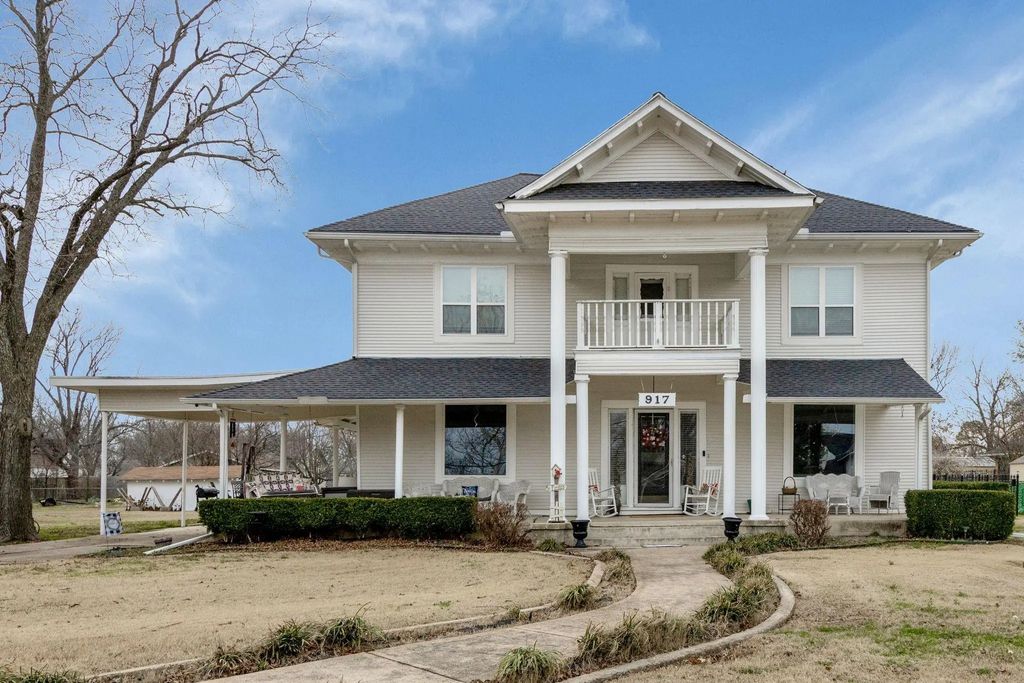 917 Wood Street, Royse City