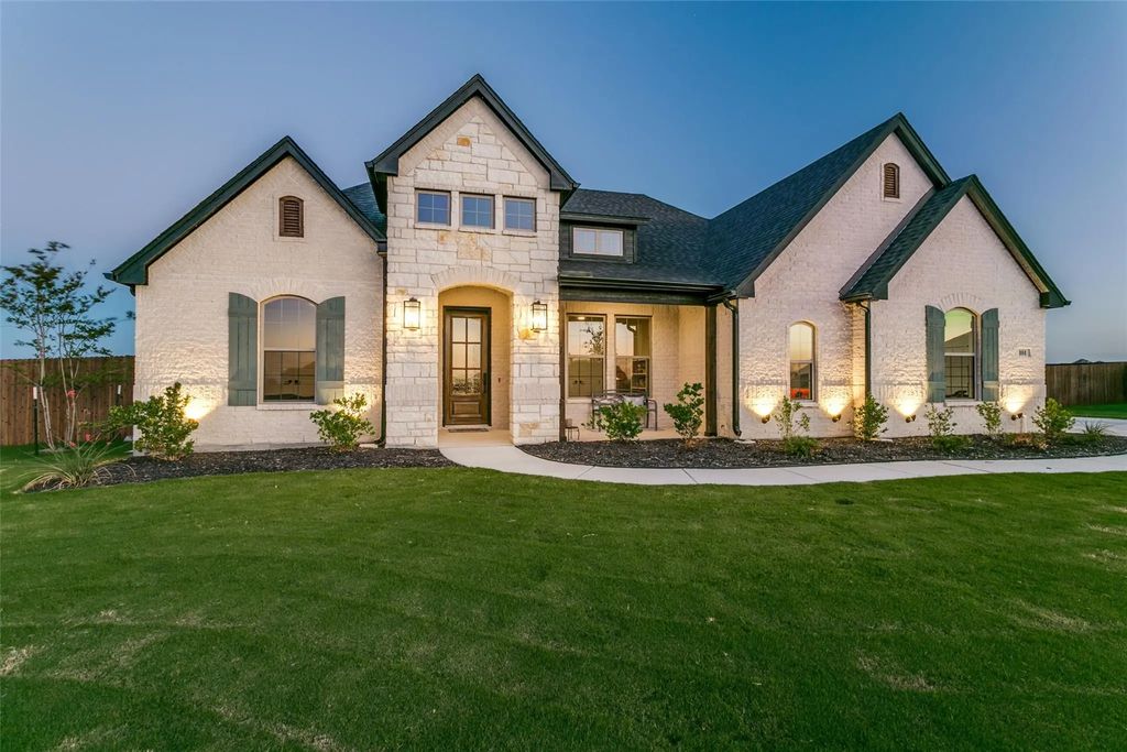 101 Grey Wolf Court, Godley
