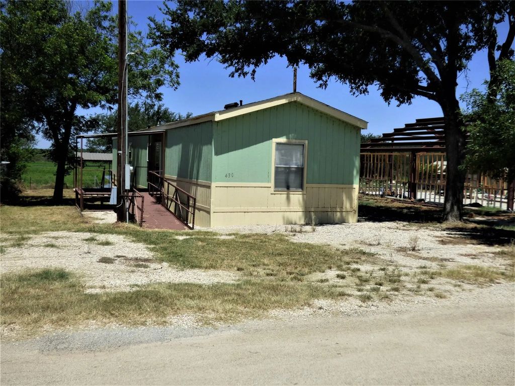 430 County Road 463, Eastland