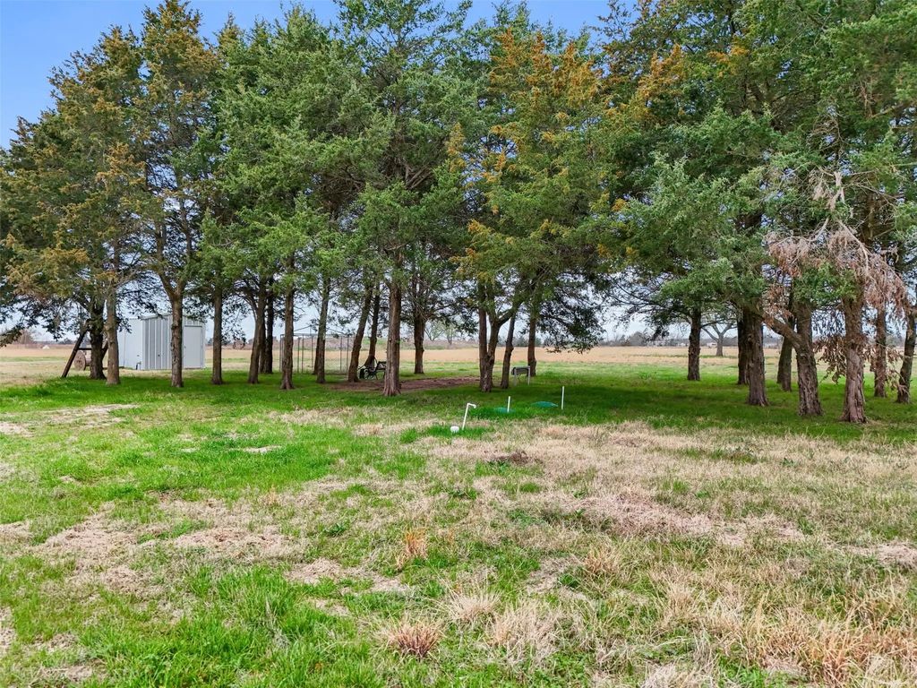 926 County Road 2225, Ivanhoe