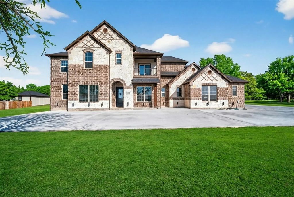 1530 S Houston School Road, Lancaster