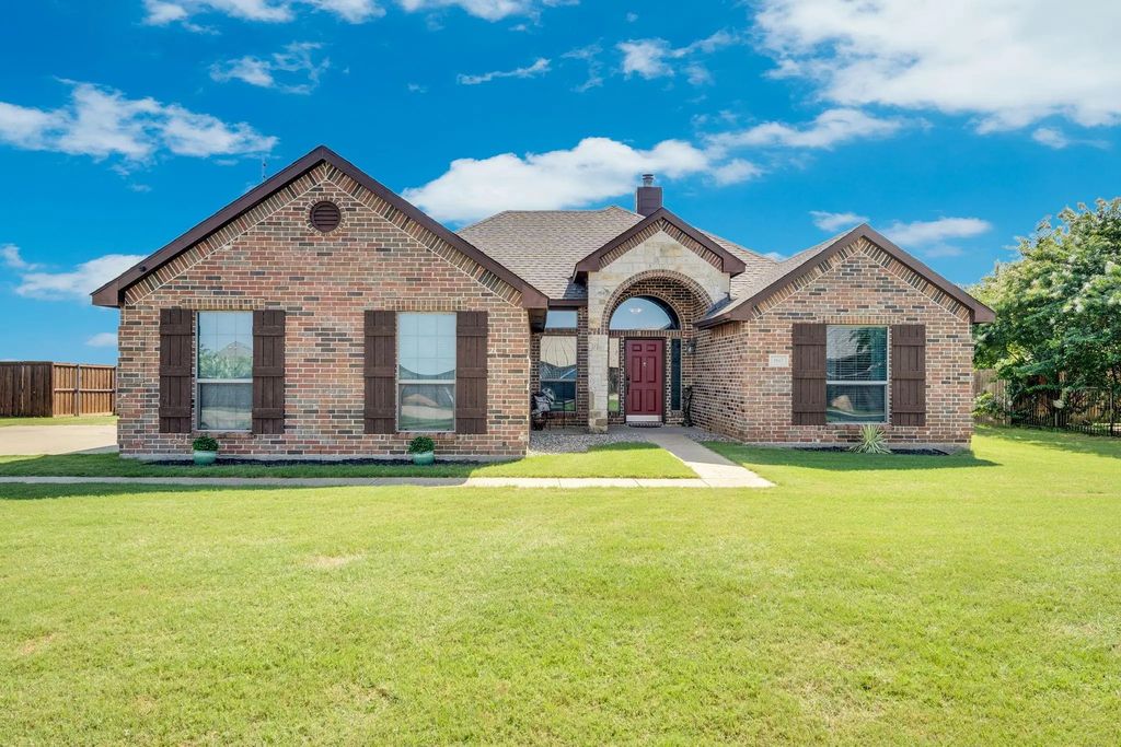 160 Berkshire Lane, Waxahachie