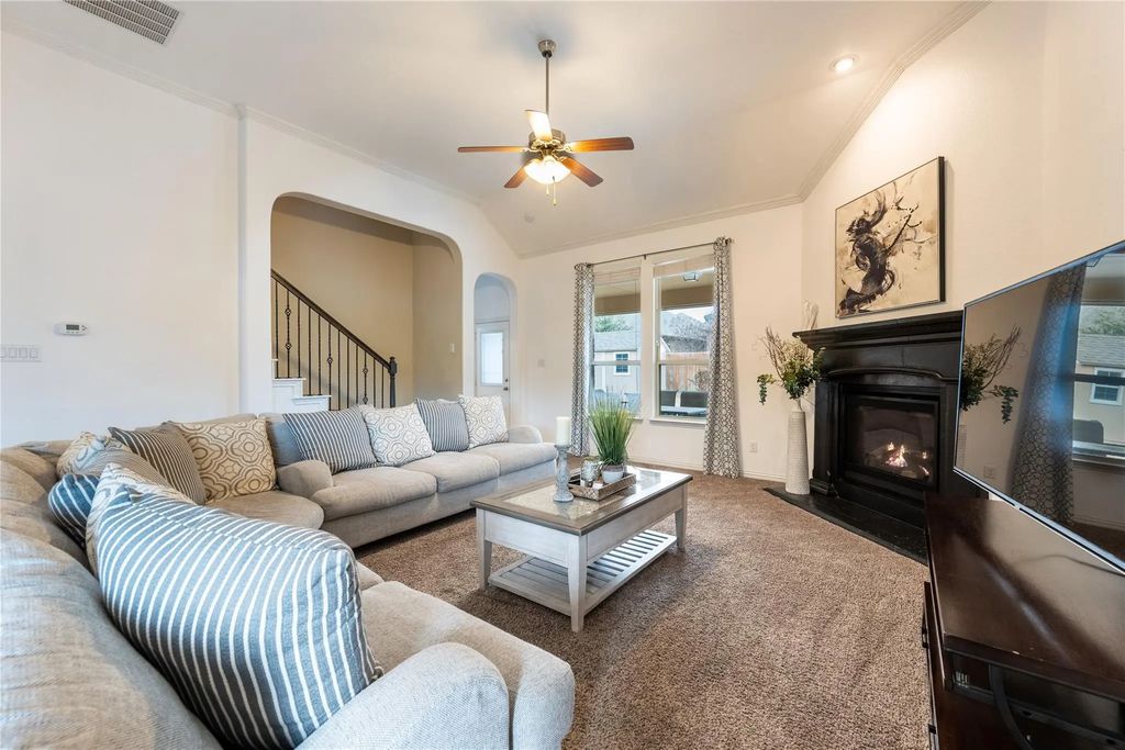 217 Mineral Point Drive, Aledo