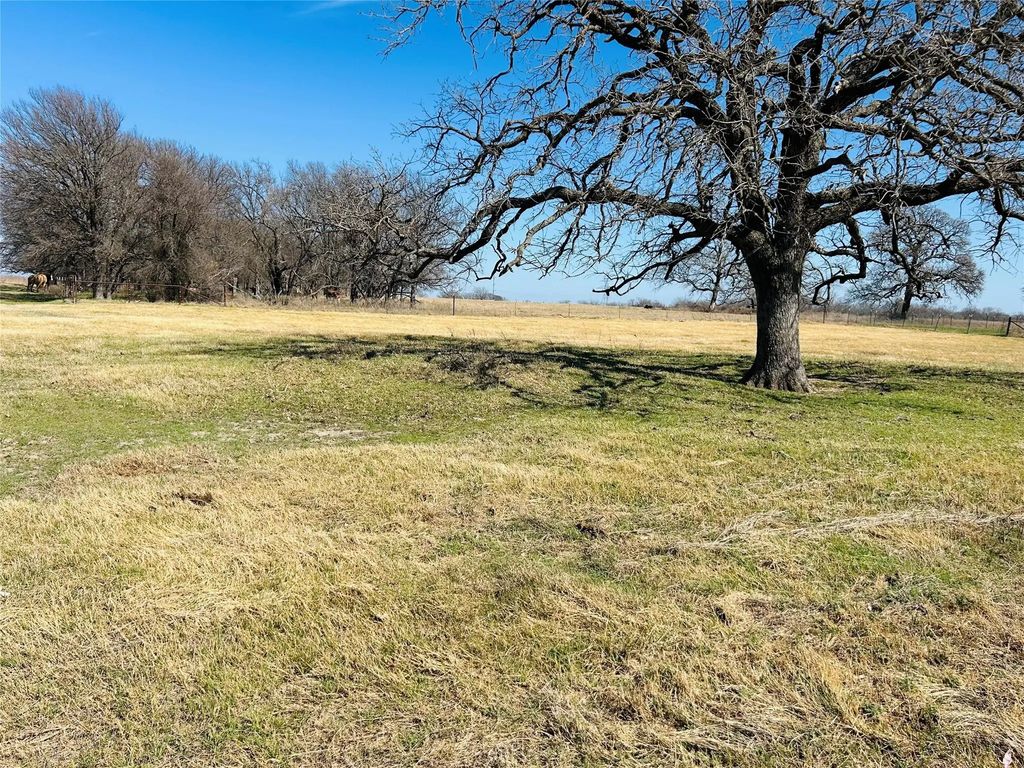 422 Private Road 21146, Aquilla