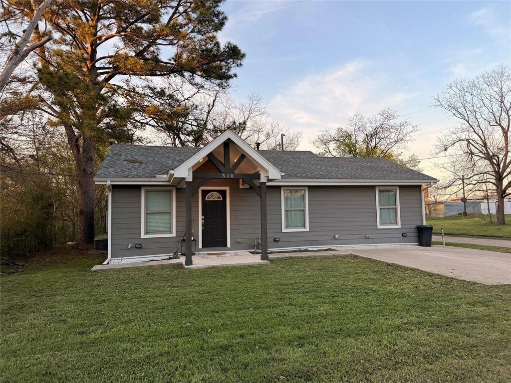 510 Woodlawn Street, Sulphur Springs