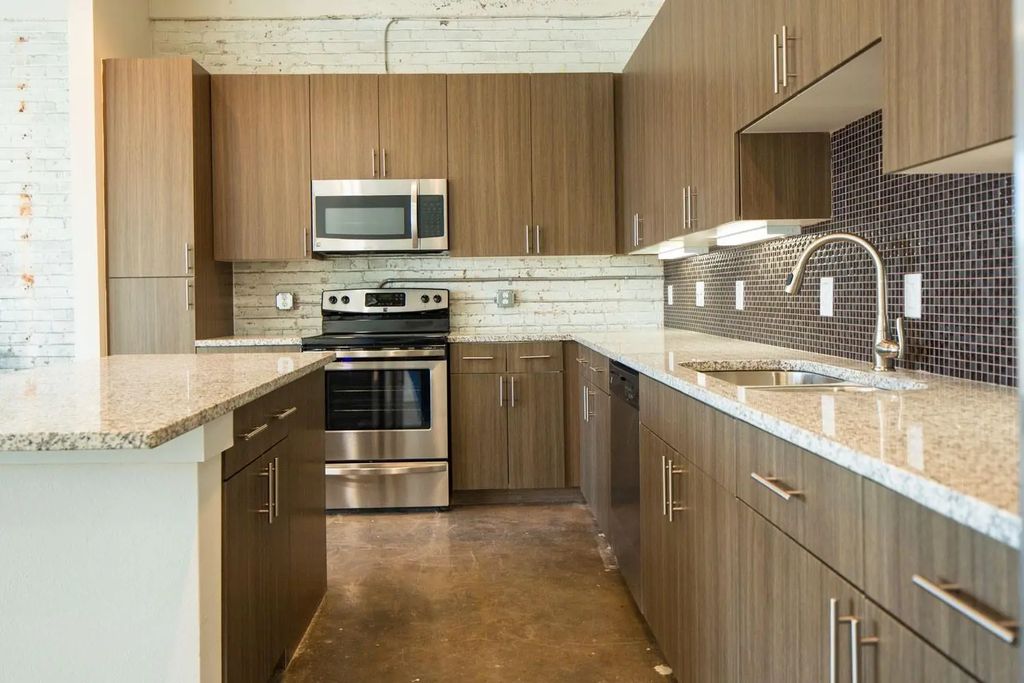801 W Vickery Boulevard 105, Fort Worth