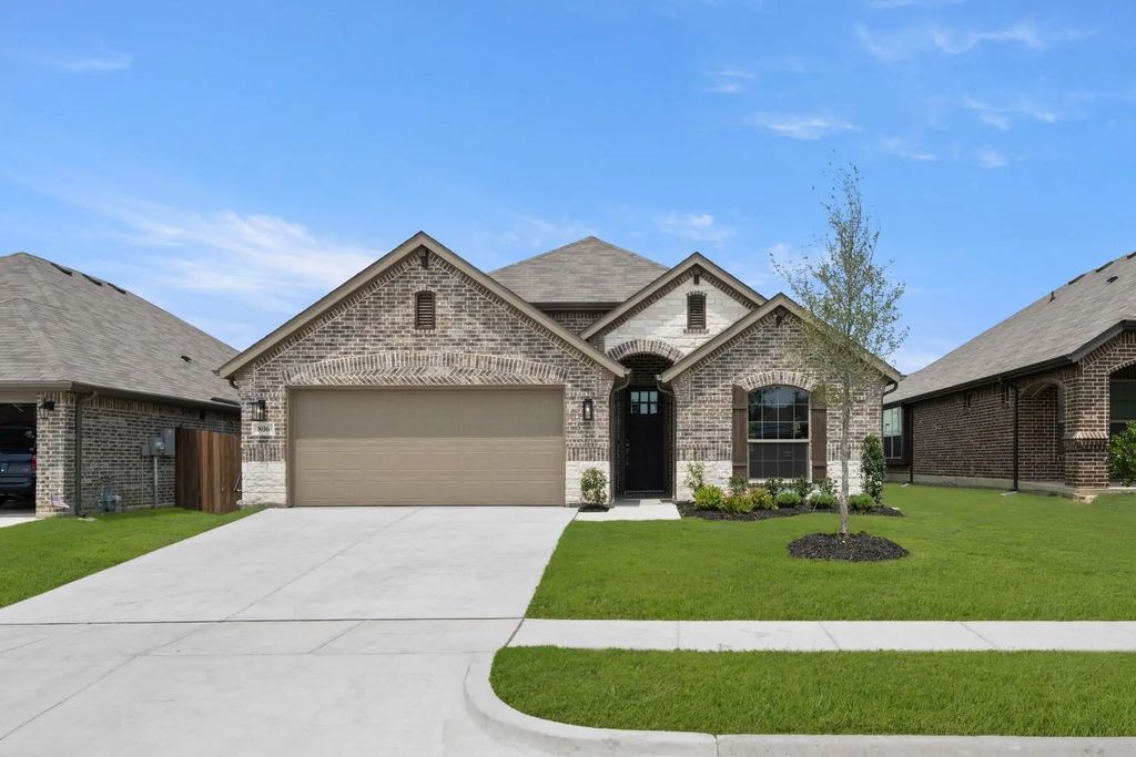 806 Misty Lane, Cleburne