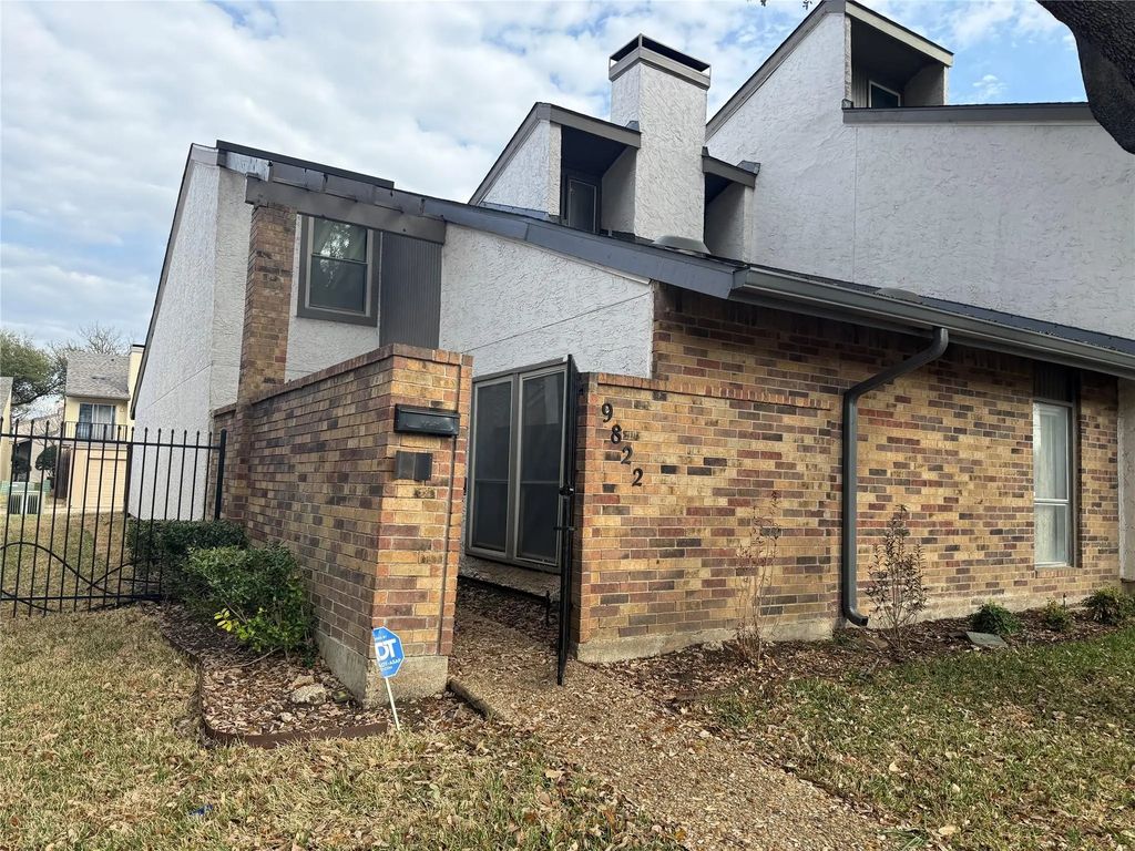 9822 Amberton Parkway, Dallas