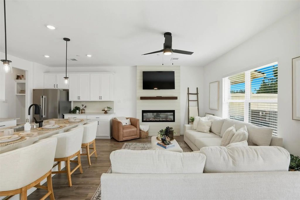 2011 Psalm Circle, Heath