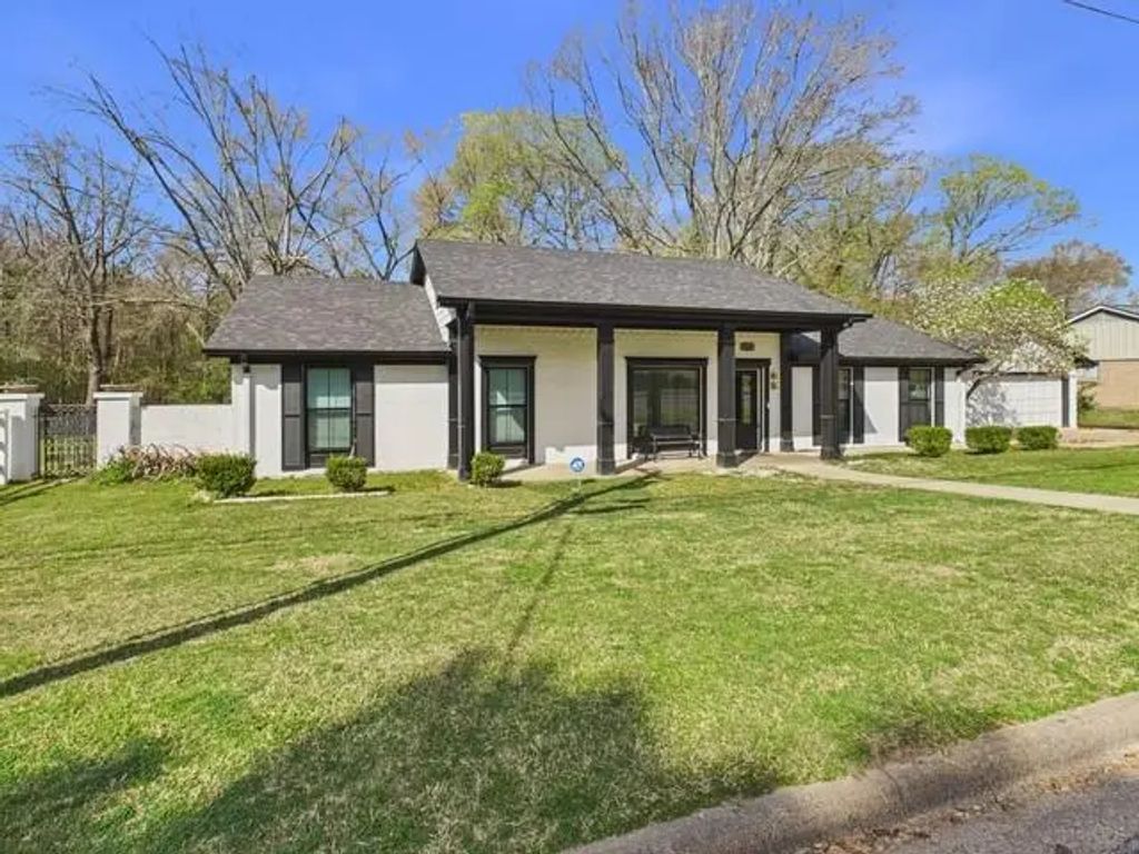1010 Bel Air Drive, Athens