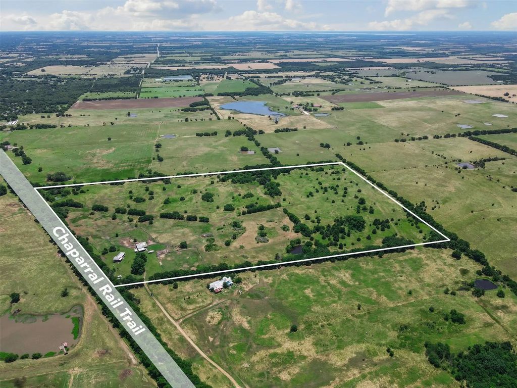 901 County Road 3925, Wolfe City