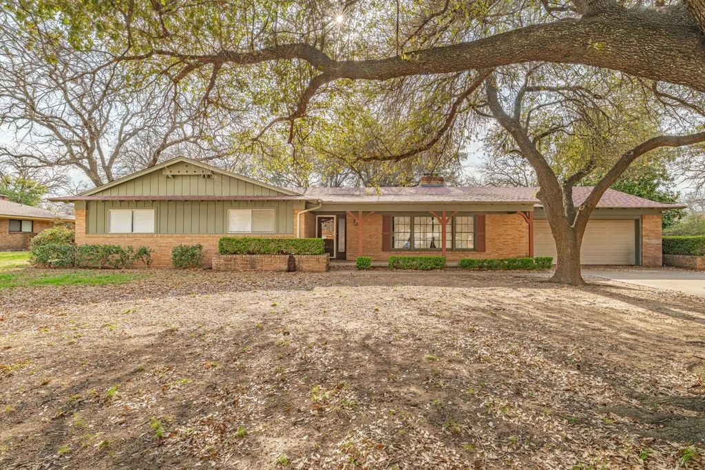 980 N Harbin Drive, Stephenville