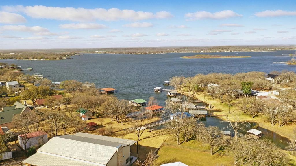 215 County Road 564, Eastland