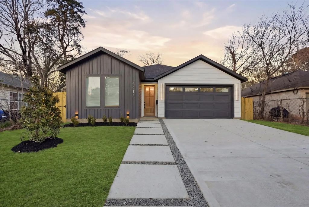 4618 Spring Garden Street, Dallas