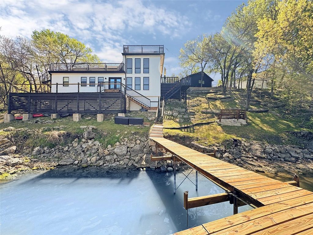4401 Clarke Drive, Fort Worth