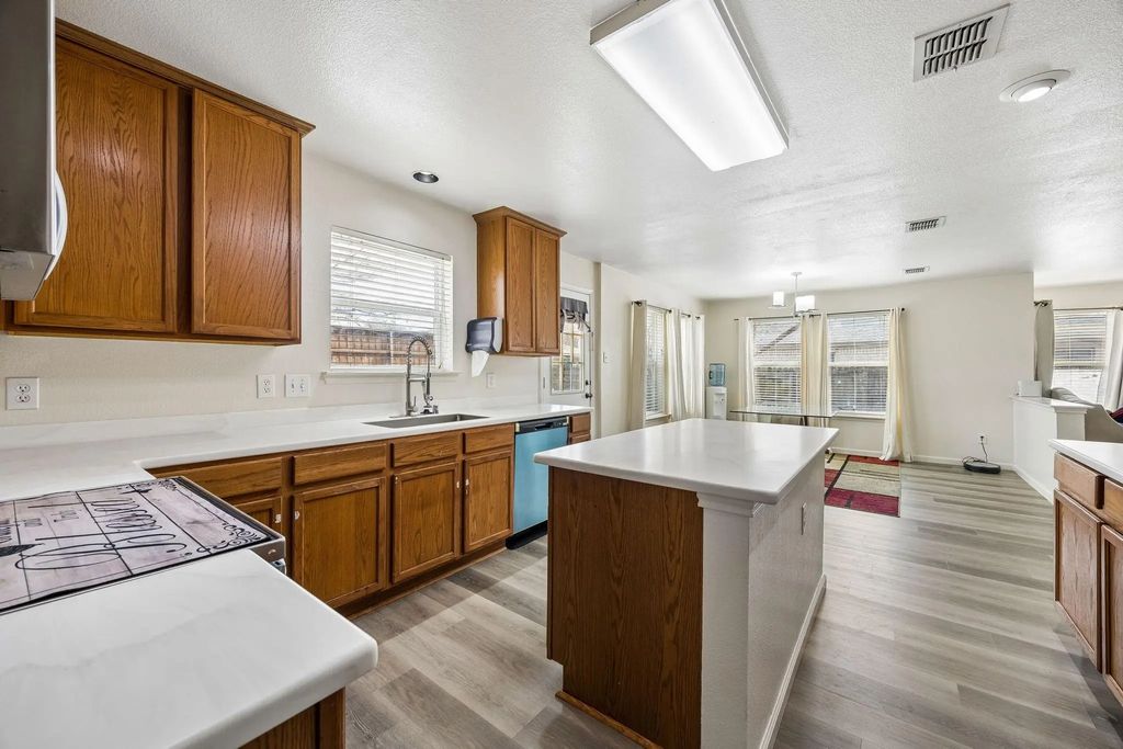 4706 Creekview Lane, Balch Springs